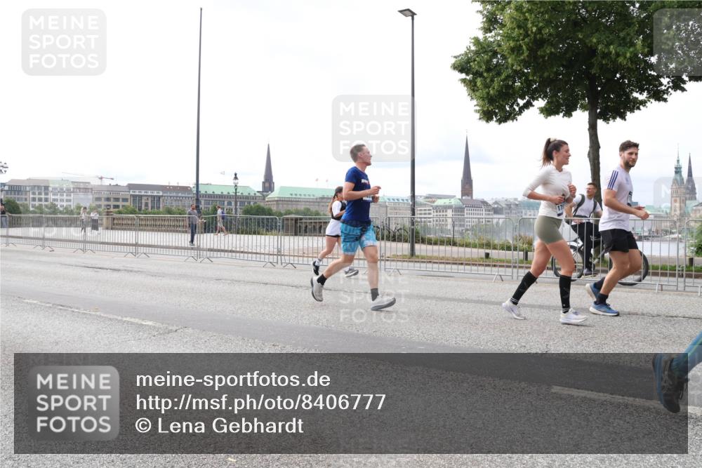 29.06.2025 - hella hamburg halbmarathon Lena Gebhardt http://msf.ph/oto/8406777 29.06.2025 10:24:29 Lombardsbrücke 1005, 1009, 1064, 1352, 1389, 1395, 2132, 2280, 2477, 2944, 3013, 3053, 3099, 3113, 3132, 3185, 3285, 3421, 3579, 3786, 4111, 4162, 4221, 4464, 4684, 4719, 4993, 5039, 5138, 5260, 5829, 5830, 5954, 6261, 6478, 6524, 6526, 6570, 7426, 7528, 7920, 7975, 8167, 8187, 8297, 9063, 10907, 11306, 11347, 11651, 11816, 11817, 12070, 12210, 12303, 13111, 13113, 13380, 13573, 13638, 13711, 14143, 15975, 17535 meine-sportfotos.de