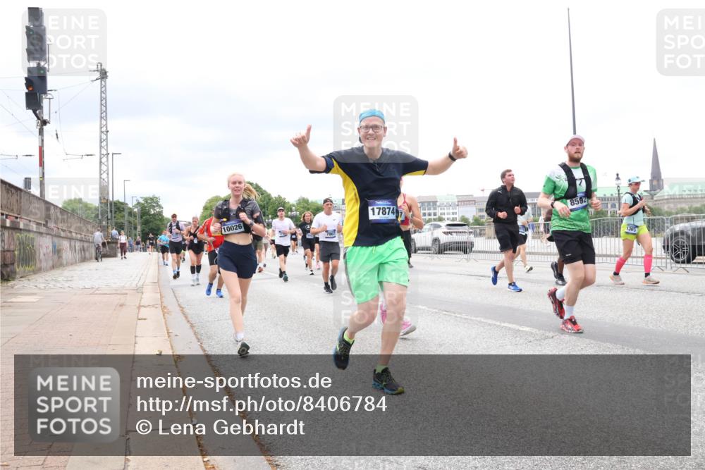 29.06.2025 - hella hamburg halbmarathon Lena Gebhardt http://msf.ph/oto/8406784 29.06.2025 10:58:48 Lombardsbrücke 10026, 17874, 8592, 1326, 1365, 1380, 1514, 1646, 1845, 2057, 2449, 2621, 2649, 2929, 3231, 3373, 3416, 3540, 3565, 3868, 3966, 4042, 4043, 4225, 4294, 4312, 4577, 4648, 5016, 5159, 5211, 5400, 5655, 5732, 5988, 6010, 6167, 6301, 6330, 6341, 6554, 6588, 6633, 6638, 6702, 6927, 7095, 7096, 7443, 7870, 7933, 7957, 7967, 8489, 8544, 8545, 8547, 8592, 8631, 8701, 8752, 9123, 9221, 9225, 9239, 9563, 9889, 9960, 9982, 10498 meine-sportfotos.de
