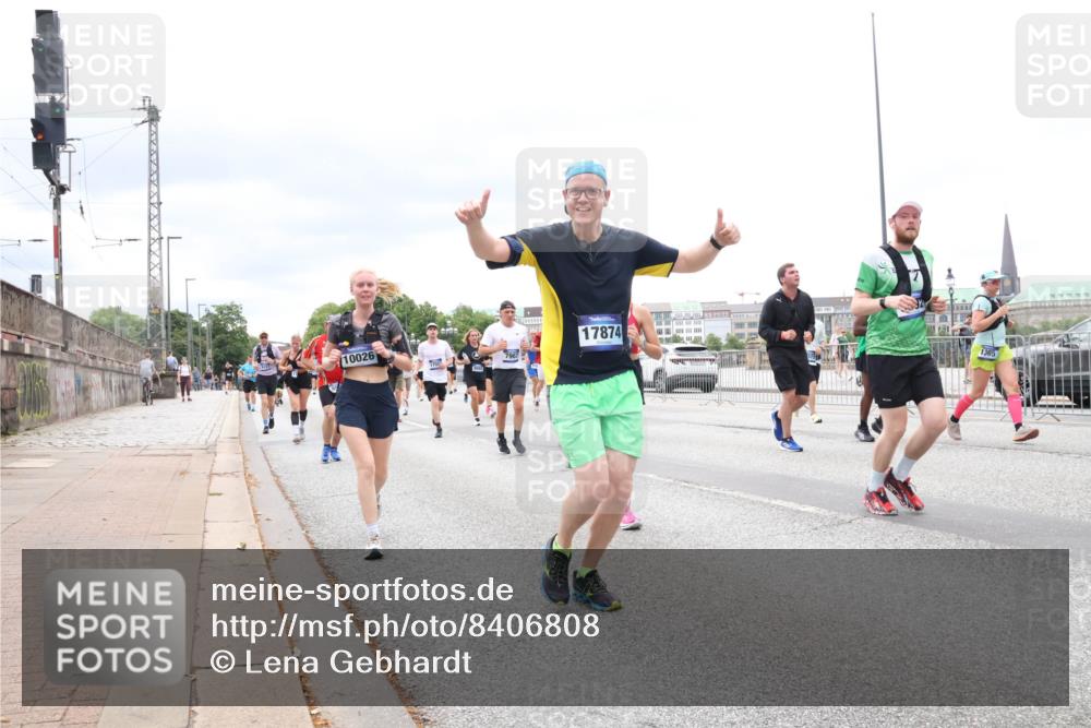 29.06.2025 - hella hamburg halbmarathon Lena Gebhardt http://msf.ph/oto/8406808 29.06.2025 10:58:48 Lombardsbrücke 10026, 17874, 1326, 1365, 1380, 1514, 1646, 1845, 2057, 2449, 2621, 2649, 2929, 3231, 3373, 3416, 3540, 3565, 3868, 3966, 4042, 4043, 4225, 4294, 4312, 4577, 4648, 5016, 5159, 5211, 5400, 5655, 5732, 5988, 6010, 6167, 6301, 6330, 6341, 6554, 6588, 6633, 6638, 6702, 6927, 7095, 7096, 7443, 7870, 7933, 7957, 7967, 8489, 8544, 8545, 8547, 8592, 8631, 8701, 8752, 9123, 9221, 9225, 9239, 9563, 9889, 9960, 9982, 10498 meine-sportfotos.de