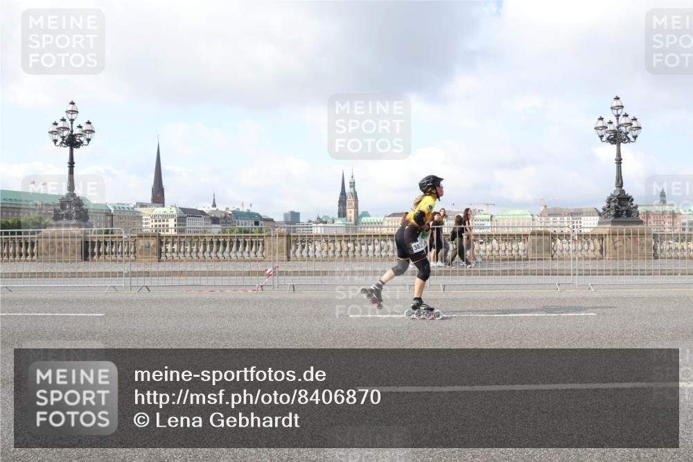 29.06.2025 - hella hamburg halbmarathon Lena Gebhardt http://msf.ph/oto/8406870 29.06.2025 08:54:31 Lombardsbrücke 383 meine-sportfotos.de