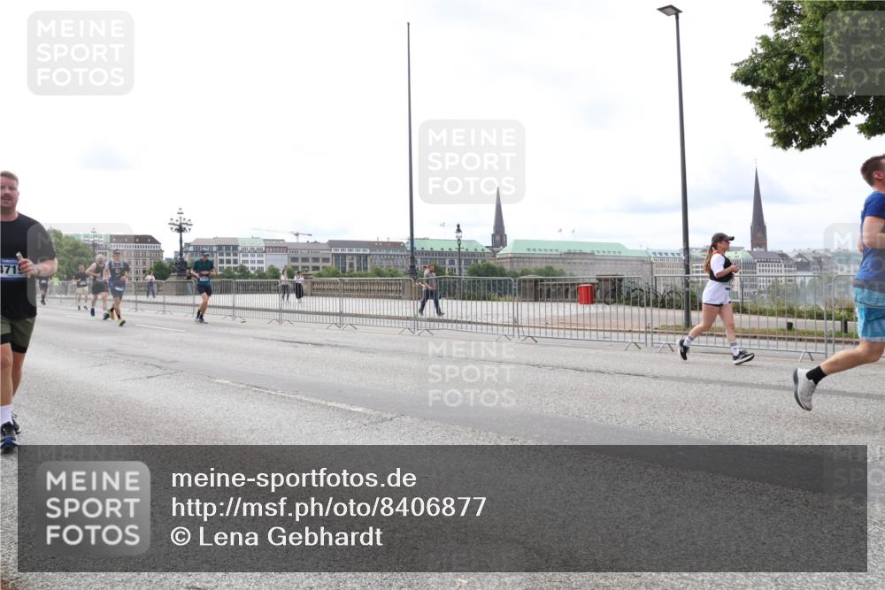 29.06.2025 - hella hamburg halbmarathon Lena Gebhardt http://msf.ph/oto/8406877 29.06.2025 10:24:29 Lombardsbrücke 4719, 1005, 1009, 1064, 1352, 1389, 1395, 2132, 2280, 2477, 2944, 3013, 3053, 3099, 3113, 3132, 3185, 3285, 3421, 3579, 3786, 4111, 4162, 4221, 4464, 4684, 4719, 4993, 5039, 5138, 5260, 5829, 5830, 5954, 6261, 6478, 6524, 6526, 6570, 7426, 7528, 7920, 7975, 8167, 8187, 8297, 9063, 10907, 11306, 11347, 11651, 11816, 11817, 12070, 12210, 12303, 13111, 13113, 13380, 13573, 13638, 13711, 14143, 15975, 17535 meine-sportfotos.de