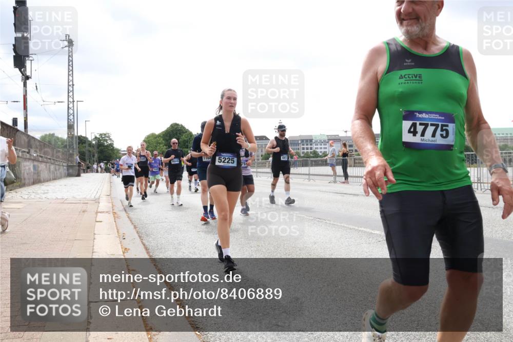 29.06.2025 - hella hamburg halbmarathon Lena Gebhardt http://msf.ph/oto/8406889 29.06.2025 10:41:22 Lombardsbrücke 16846, 1168, 16846, 5225, 75, 4412, 4775, 1314, 1317, 1509, 1536, 1542, 1623, 1731, 2153, 2229, 2258, 2805, 3344, 3532, 3533, 3623, 4234, 4412, 4415, 4610, 4638, 4774, 5086, 5225, 5549, 5688, 5689, 5928, 5942, 6088, 6250, 6474, 6793, 6842, 6894, 7022, 7023, 7661, 7821, 7829, 8004, 8162, 8163, 8293, 8385, 8586, 8751, 8769, 8848, 8878, 8992, 9009, 9962, 10181, 10269, 10348, 10407, 10483, 10644, 10835, 11011, 11166 meine-sportfotos.de