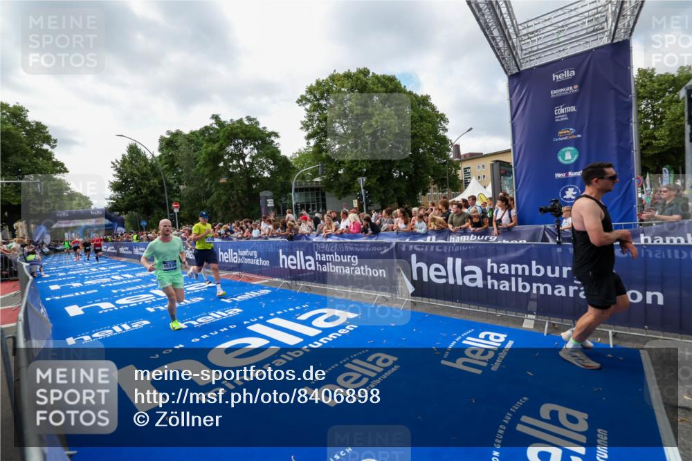 29.06.2025 - hella hamburg halbmarathon Zöllner http://msf.ph/oto/8406898 29.06.2025 10:41:51 Ziel 1512, 1763, 7092, 10415, 11765, 14346, 15521, 15535, 15935 meine-sportfotos.de