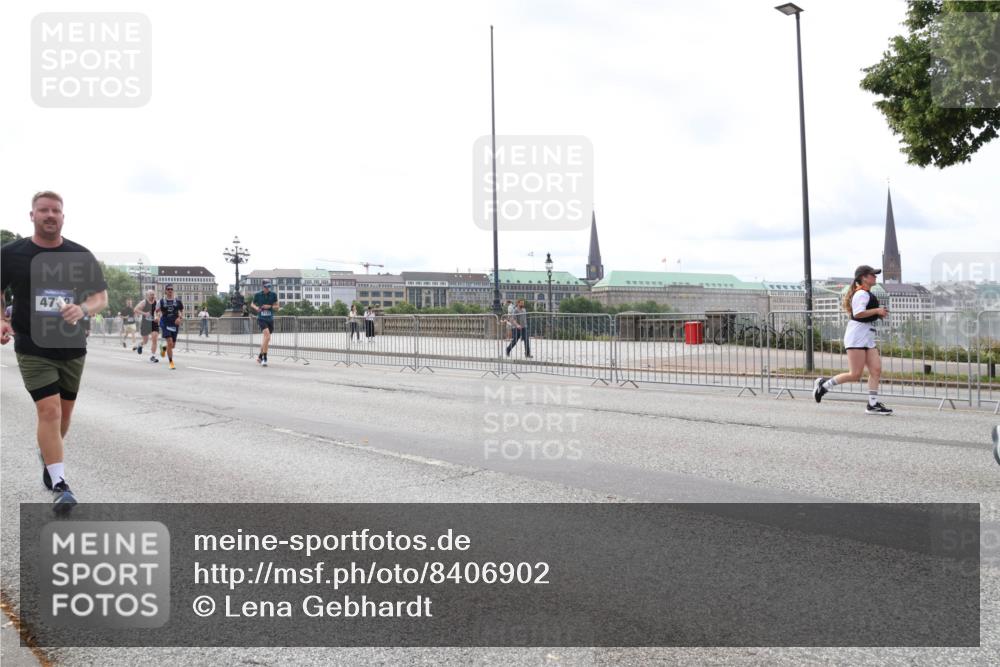 29.06.2025 - hella hamburg halbmarathon Lena Gebhardt http://msf.ph/oto/8406902 29.06.2025 10:24:29 Lombardsbrücke 4700, 1005, 1009, 1064, 1352, 1389, 1395, 2132, 2280, 2477, 2944, 3013, 3053, 3099, 3113, 3132, 3185, 3285, 3421, 3579, 3786, 4111, 4162, 4221, 4464, 4684, 4719, 4993, 5039, 5138, 5260, 5829, 5830, 5954, 6261, 6478, 6524, 6526, 6570, 7426, 7528, 7920, 7975, 8167, 8187, 8297, 9063, 10907, 11306, 11347, 11651, 11816, 11817, 12070, 12210, 12303, 13111, 13113, 13380, 13573, 13638, 13711, 14143, 15975, 17535 meine-sportfotos.de