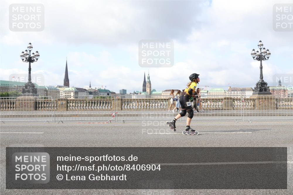 29.06.2025 - hella hamburg halbmarathon Lena Gebhardt http://msf.ph/oto/8406904 29.06.2025 08:54:31 Lombardsbrücke 383 meine-sportfotos.de