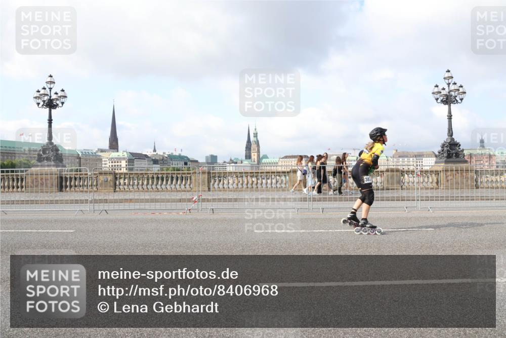 29.06.2025 - hella hamburg halbmarathon Lena Gebhardt http://msf.ph/oto/8406968 29.06.2025 08:54:31 Lombardsbrücke 383 meine-sportfotos.de
