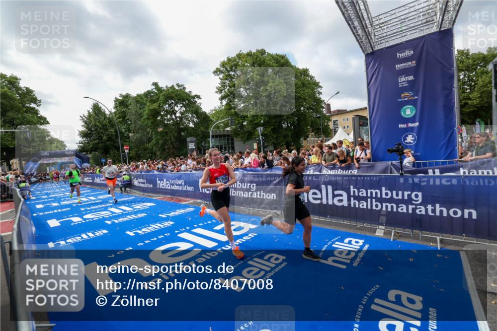 29.06.2025 - hella hamburg halbmarathon Zöllner http://msf.ph/oto/8407008 29.06.2025 10:41:56 Ziel 1169, 7092, 10415, 11765, 15521, 15935, 16507 meine-sportfotos.de