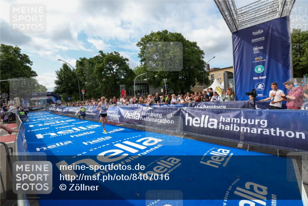 29.06.2025 - hella hamburg halbmarathon Zöllner http://msf.ph/oto/8407016 29.06.2025 10:12:45 Ziel 28 meine-sportfotos.de
