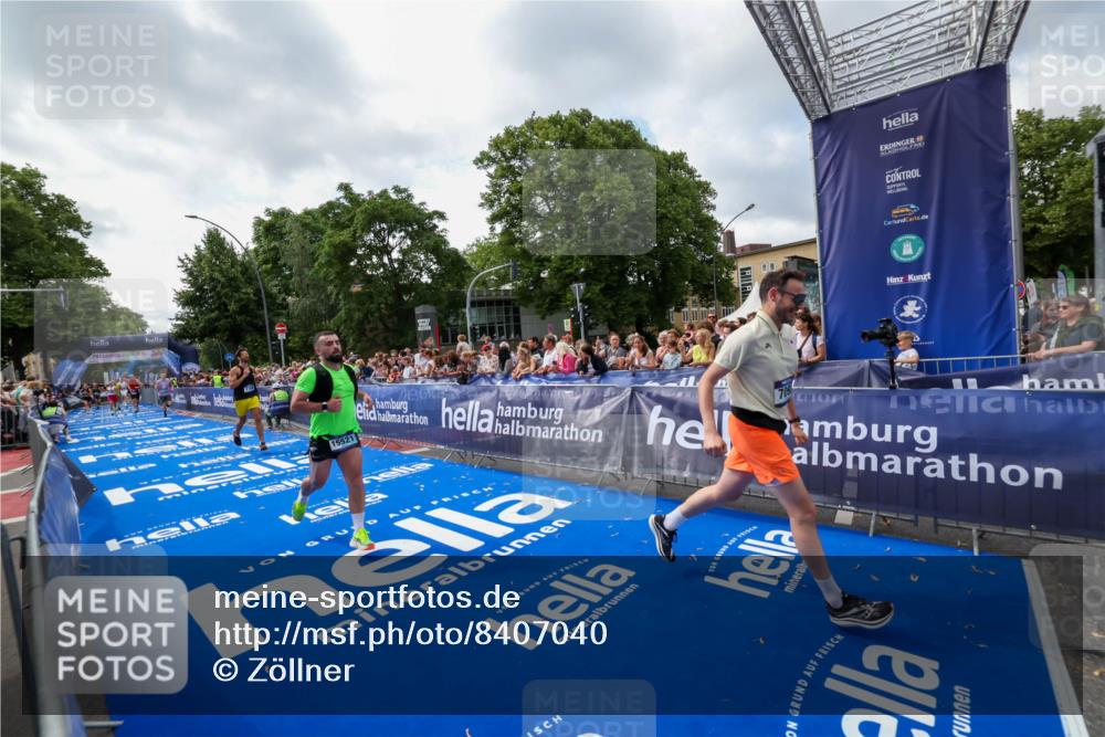29.06.2025 - hella hamburg halbmarathon Zöllner http://msf.ph/oto/8407040 29.06.2025 10:41:58 Ziel 1169, 7092, 7363, 8694, 15521, 16507 meine-sportfotos.de