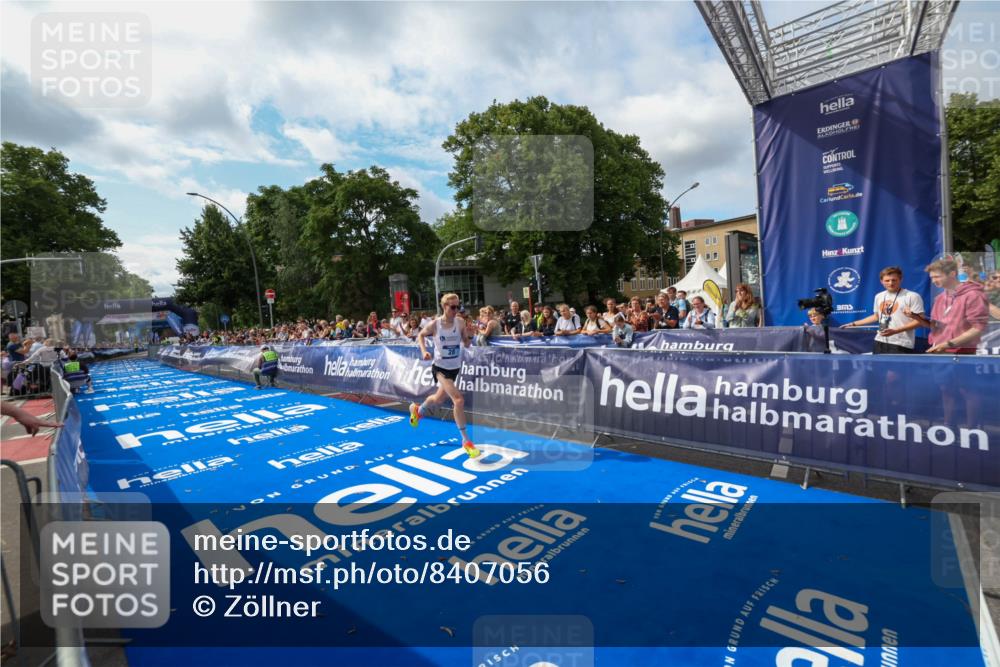 29.06.2025 - hella hamburg halbmarathon Zöllner http://msf.ph/oto/8407056 29.06.2025 10:12:45 Ziel 28 meine-sportfotos.de