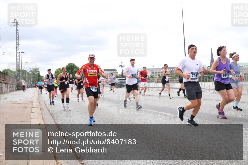 29.06.2025 - hella hamburg halbmarathon Lena Gebhardt http://msf.ph/oto/8407183 29.06.2025 10:58:50 Lombardsbrücke 9123, 9563, 1755, 796, 2649, 4294, 1326, 1365, 1380, 1514, 1646, 2057, 2449, 2621, 2649, 2929, 3231, 3373, 3416, 3540, 3565, 3868, 3966, 4042, 4043, 4225, 4294, 4312, 4577, 4648, 5016, 5159, 5211, 5400, 5655, 5732, 5988, 6010, 6167, 6301, 6330, 6341, 6554, 6588, 6599, 6633, 6638, 6702, 6927, 7095, 7096, 7443, 7870, 7933, 7957, 7967, 8489, 8544, 8545, 8547, 8592, 8631, 8701, 8752, 9123, 9221, 9225, 9563, 9889, 9960, 9982, 10498 meine-sportfotos.de