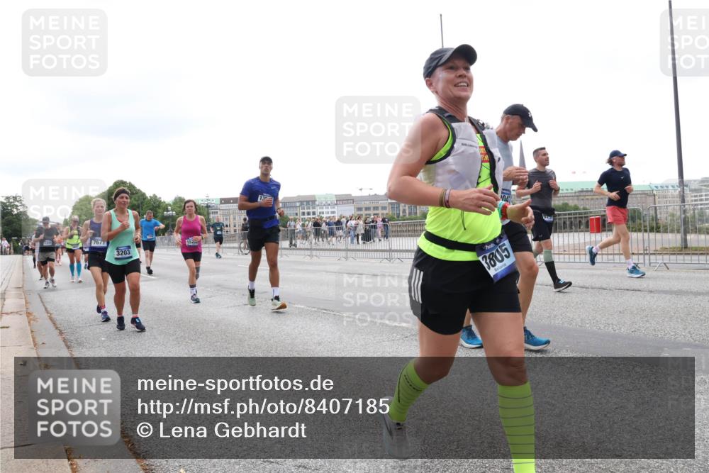 29.06.2025 - hella hamburg halbmarathon Lena Gebhardt http://msf.ph/oto/8407185 29.06.2025 10:50:33 Lombardsbrücke 7677, 3203, 13, 04, 3805, 1259, 1828, 1930, 2047, 2200, 3184, 3203, 3229, 3647, 3680, 3701, 3710, 3805, 3838, 3897, 4090, 4168, 4642, 4695, 4771, 4961, 5119, 5131, 5997, 6178, 6680, 6830, 7133, 7161, 7505, 7677, 7721, 7722, 7755, 7938, 8200, 8254, 8299, 8833, 8834, 9096, 9168, 9605, 9933, 9940, 10060, 10286, 10437, 10617, 10744, 11426, 11696, 11716, 12079, 12392, 12393, 13127, 13128, 13381, 13846, 13887, 14102, 14144, 14591, 14940, 15017, 15230, 15416 meine-sportfotos.de