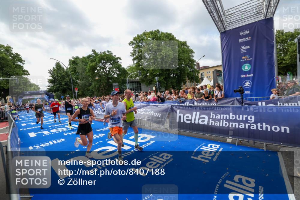 29.06.2025 - hella hamburg halbmarathon Zöllner http://msf.ph/oto/8407188 29.06.2025 10:42:08 Ziel 1441, 5690, 6593, 10216, 11417, 12098, 12292, 13196, 15846, 16677, 17864, 17926, 18920, 19046 meine-sportfotos.de