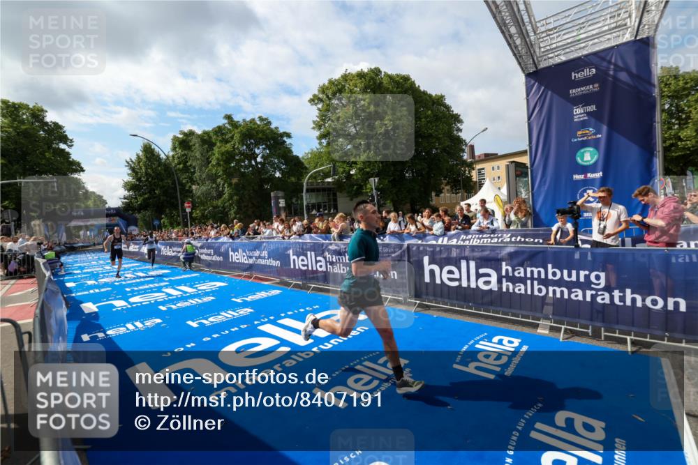 29.06.2025 - hella hamburg halbmarathon Zöllner http://msf.ph/oto/8407191 29.06.2025 10:14:03 Ziel 31, 42, 14689 meine-sportfotos.de