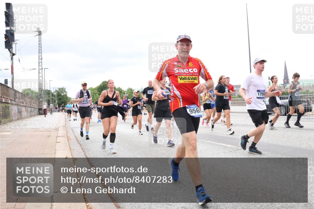 29.06.2025 - hella hamburg halbmarathon Lena Gebhardt http://msf.ph/oto/8407283 29.06.2025 10:58:51 Lombardsbrücke 9123, 4043, 960, 956, 15919, 8752, 1755, 70, 1326, 1365, 1380, 1514, 1646, 2057, 2449, 2621, 2649, 2929, 3231, 3373, 3416, 3565, 3868, 3966, 4042, 4043, 4225, 4294, 4312, 4577, 4648, 5016, 5159, 5211, 5400, 5655, 5732, 5988, 6010, 6167, 6301, 6330, 6341, 6554, 6588, 6599, 6633, 6638, 6702, 6927, 7095, 7096, 7443, 7870, 7933, 7957, 7967, 8489, 8544, 8545, 8547, 8592, 8631, 8701, 8752, 9221, 9225, 9563, 9889, 9960, 9982, 10498 meine-sportfotos.de