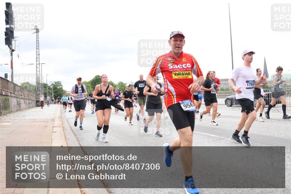 29.06.2025 - hella hamburg halbmarathon Lena Gebhardt http://msf.ph/oto/8407306 29.06.2025 10:58:51 Lombardsbrücke 9123, 4043, 956, 15919, 9982, 1755, 1326, 1365, 1380, 1514, 1646, 2057, 2449, 2621, 2649, 2929, 3231, 3373, 3416, 3565, 3868, 3966, 4042, 4043, 4225, 4294, 4312, 4577, 4648, 5016, 5159, 5211, 5400, 5655, 5732, 5988, 6010, 6167, 6301, 6330, 6341, 6554, 6588, 6599, 6633, 6638, 6702, 6927, 7095, 7096, 7443, 7870, 7933, 7957, 7967, 8489, 8544, 8545, 8547, 8592, 8631, 8701, 8752, 9221, 9225, 9563, 9889, 9960, 9982, 10498 meine-sportfotos.de