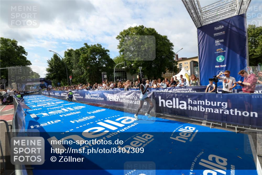 29.06.2025 - hella hamburg halbmarathon Zöllner http://msf.ph/oto/8407309 29.06.2025 10:14:05 Ziel 31, 42 meine-sportfotos.de