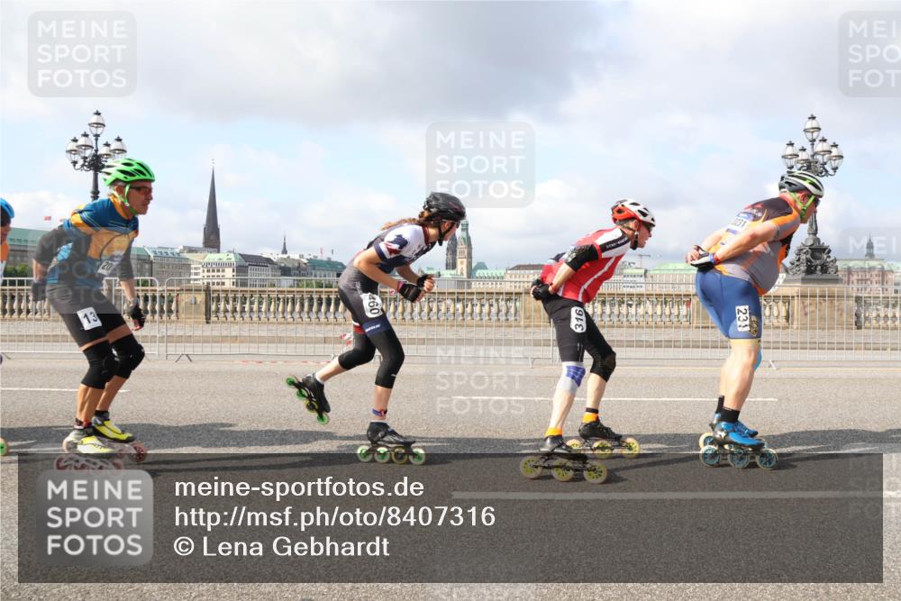 29.06.2025 - hella hamburg halbmarathon Lena Gebhardt http://msf.ph/oto/8407316 29.06.2025 08:54:42 Lombardsbrücke 13, 20, 316, 3231, 231 meine-sportfotos.de