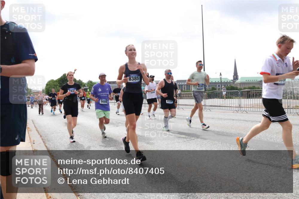 29.06.2025 - hella hamburg halbmarathon Lena Gebhardt http://msf.ph/oto/8407405 29.06.2025 10:41:26 Lombardsbrücke 782, 5689, 8385, 2229, 8293, 000, 1314, 1317, 1509, 1536, 1542, 1623, 1731, 2153, 2229, 2258, 2805, 3344, 3532, 3533, 3623, 4234, 4412, 4415, 4541, 4610, 4638, 4787, 5086, 5225, 5549, 5688, 5689, 5928, 5942, 6088, 6250, 6450, 6474, 6793, 6842, 6894, 7022, 7023, 7661, 7821, 7829, 7968, 8004, 8162, 8163, 8293, 8385, 8586, 8751, 8769, 8848, 8878, 8992, 9962, 10181, 10269, 10348, 10407, 10483, 10644, 10835, 11011, 11166 meine-sportfotos.de
