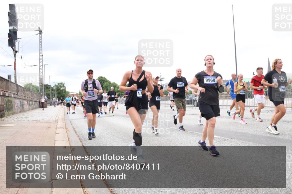 29.06.2025 - hella hamburg halbmarathon Lena Gebhardt http://msf.ph/oto/8407411 29.06.2025 10:58:52 Lombardsbrücke 9123, 17, 404, 4043, 9960, 998, 15919, 1326, 1365, 1380, 1514, 1646, 1751, 2057, 2449, 2621, 2649, 2929, 3231, 3373, 3416, 3565, 3868, 3966, 4042, 4043, 4225, 4294, 4312, 4577, 4648, 5016, 5159, 5211, 5400, 5655, 5732, 5988, 6010, 6167, 6301, 6330, 6341, 6554, 6588, 6599, 6633, 6638, 6702, 6927, 7095, 7096, 7443, 7870, 7933, 7957, 7967, 8489, 8544, 8545, 8547, 8592, 8631, 8701, 8752, 8932, 9221, 9225, 9563, 9889, 9960, 9982, 10498 meine-sportfotos.de