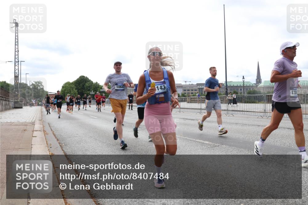29.06.2025 - hella hamburg halbmarathon Lena Gebhardt http://msf.ph/oto/8407484 29.06.2025 10:24:36 Lombardsbrücke 1064, 143, 1338, 1005, 1009, 1064, 1352, 1389, 1395, 2108, 2132, 2249, 2280, 2477, 2944, 3053, 3099, 3113, 3132, 3285, 3421, 3579, 3786, 4111, 4162, 4221, 4444, 4464, 4684, 4719, 4993, 5126, 5138, 5829, 5830, 6261, 6478, 6524, 6526, 6570, 7528, 7920, 7975, 8167, 8187, 8297, 9063, 10907, 11651, 11816, 11817, 12070, 12210, 12303, 13111, 13113, 13380, 13573, 13638, 13711, 14143, 14898, 15124, 15975, 17535 meine-sportfotos.de