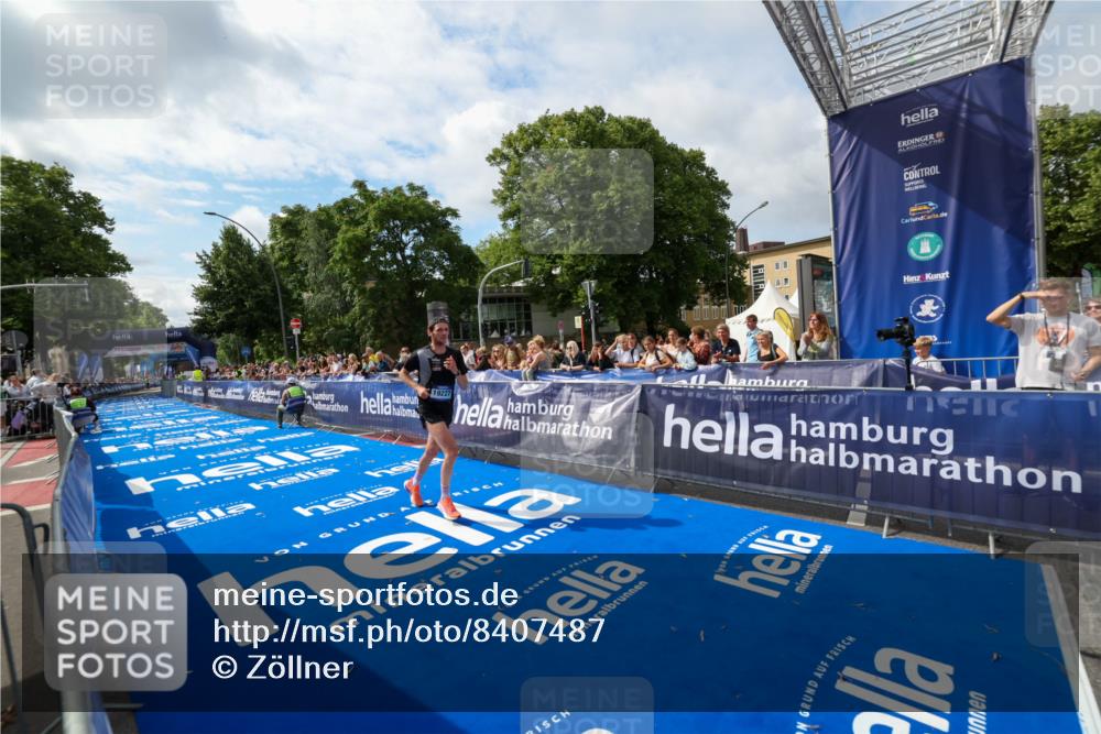 29.06.2025 - hella hamburg halbmarathon Zöllner http://msf.ph/oto/8407487 29.06.2025 10:14:35 Ziel 19227 meine-sportfotos.de