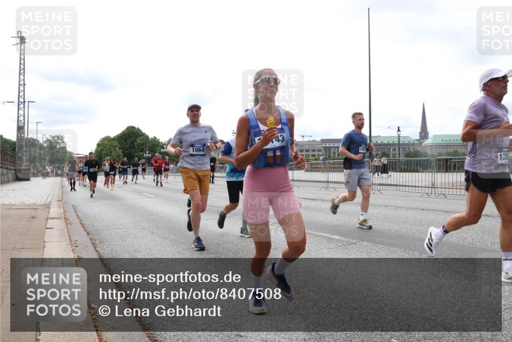 29.06.2025 - hella hamburg halbmarathon Lena Gebhardt http://msf.ph/oto/8407508 29.06.2025 10:24:37 Lombardsbrücke 1064, 43, 1338, 1005, 1009, 1064, 1352, 1395, 2108, 2132, 2249, 2280, 2477, 2944, 3053, 3099, 3113, 3132, 3285, 3421, 3579, 3786, 4111, 4162, 4221, 4444, 4464, 4684, 4719, 4993, 5126, 5138, 5829, 5830, 6261, 6478, 6524, 6526, 6570, 7528, 7920, 7975, 8167, 8187, 8297, 9063, 10907, 11651, 11816, 11817, 12070, 12210, 12303, 13111, 13113, 13380, 13573, 13638, 13711, 14143, 14898, 15124, 15975, 17535 meine-sportfotos.de