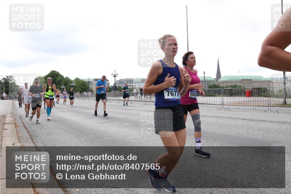 29.06.2025 - hella hamburg halbmarathon Lena Gebhardt http://msf.ph/oto/8407565 29.06.2025 10:50:36 Lombardsbrücke 11696, 3897, 7677, 1523, 1259, 1828, 1930, 2047, 2200, 3184, 3203, 3229, 3647, 3680, 3701, 3710, 3805, 3838, 3897, 4168, 4642, 4695, 4771, 4961, 5119, 5131, 5997, 6178, 6680, 6830, 7133, 7161, 7505, 7677, 7721, 7722, 7755, 7938, 8200, 8299, 8833, 8834, 8986, 9096, 9168, 9605, 9933, 10029, 10060, 10286, 10437, 10617, 10744, 11426, 11577, 11696, 11716, 12079, 12392, 12393, 13127, 13128, 13846, 13887, 14102, 14144, 14534, 14591, 14940, 15017, 15230, 15416 meine-sportfotos.de
