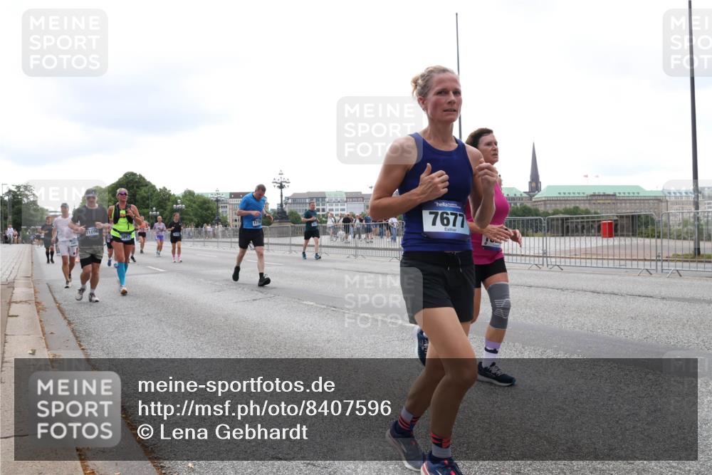 29.06.2025 - hella hamburg halbmarathon Lena Gebhardt http://msf.ph/oto/8407596 29.06.2025 10:50:36 Lombardsbrücke 11696, 3897, 7677, 1259, 1828, 1930, 2047, 2200, 3184, 3203, 3229, 3647, 3680, 3701, 3710, 3805, 3838, 3897, 4168, 4642, 4695, 4771, 4961, 5119, 5131, 5997, 6178, 6680, 6830, 7133, 7161, 7505, 7677, 7721, 7722, 7755, 7938, 8200, 8299, 8833, 8834, 8986, 9096, 9168, 9605, 9933, 10029, 10060, 10286, 10437, 10617, 10744, 11426, 11577, 11696, 11716, 12079, 12392, 12393, 13127, 13128, 13846, 13887, 14102, 14144, 14534, 14591, 14940, 15017, 15230, 15416 meine-sportfotos.de