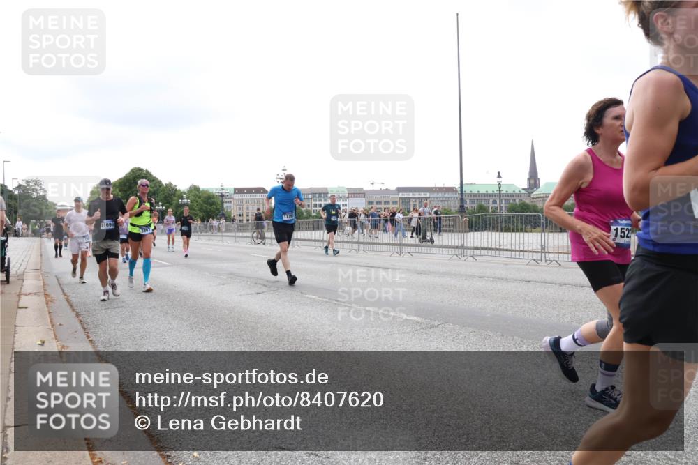 29.06.2025 - hella hamburg halbmarathon Lena Gebhardt http://msf.ph/oto/8407620 29.06.2025 10:50:36 Lombardsbrücke 11696, 17790, 152, 1259, 1828, 1930, 2047, 2200, 3184, 3203, 3229, 3647, 3680, 3701, 3710, 3805, 3838, 3897, 4168, 4642, 4695, 4771, 4961, 5119, 5131, 5997, 6178, 6680, 6830, 7133, 7161, 7505, 7677, 7721, 7722, 7755, 7938, 8200, 8299, 8833, 8834, 8986, 9096, 9168, 9605, 9933, 10029, 10060, 10286, 10437, 10617, 10744, 11426, 11577, 11696, 11716, 12079, 12392, 12393, 13127, 13128, 13846, 13887, 14102, 14144, 14534, 14591, 14940, 15017, 15230, 15416 meine-sportfotos.de