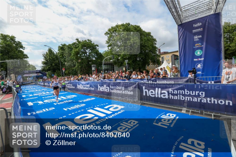29.06.2025 - hella hamburg halbmarathon Zöllner http://msf.ph/oto/8407640 29.06.2025 10:15:51 Ziel 45 meine-sportfotos.de