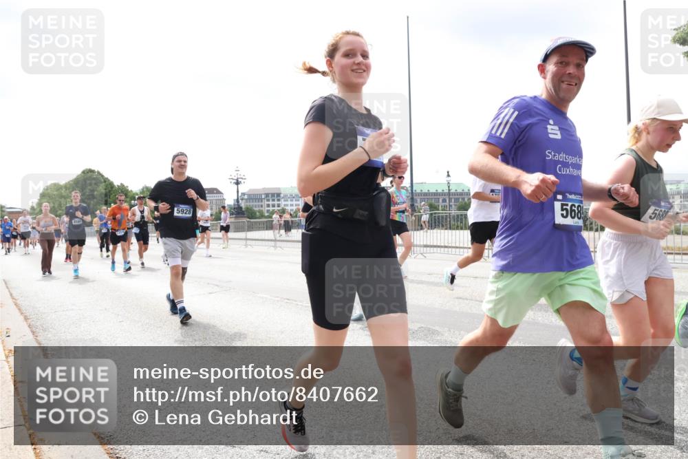 29.06.2025 - hella hamburg halbmarathon Lena Gebhardt http://msf.ph/oto/8407662 29.06.2025 10:41:28 Lombardsbrücke 8586, 5928, 568, 568, 1314, 1317, 1509, 1536, 1542, 1623, 1731, 2153, 2229, 2258, 2805, 3344, 3532, 3533, 3623, 4412, 4415, 4541, 4610, 4638, 4787, 5086, 5225, 5549, 5688, 5689, 5928, 5942, 6088, 6250, 6450, 6474, 6793, 6894, 7022, 7023, 7661, 7821, 7829, 7968, 8004, 8162, 8163, 8293, 8385, 8586, 8751, 8769, 8848, 8878, 8897, 8992, 9588, 9962, 10181, 10269, 10348, 10407, 10483, 10644, 10835, 11011, 11166 meine-sportfotos.de