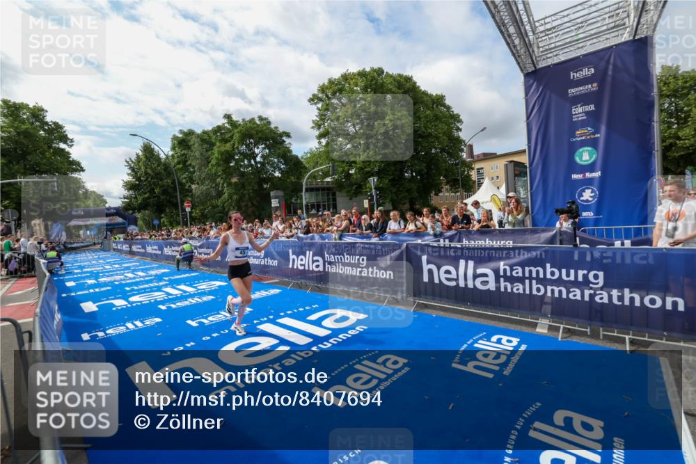 29.06.2025 - hella hamburg halbmarathon Zöllner http://msf.ph/oto/8407694 29.06.2025 10:15:51 Ziel 45 meine-sportfotos.de