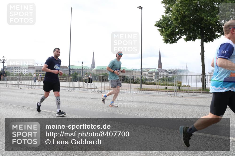 29.06.2025 - hella hamburg halbmarathon Lena Gebhardt http://msf.ph/oto/8407700 29.06.2025 10:24:39 Lombardsbrücke 2477, 361, 1005, 1009, 1064, 1352, 1395, 2108, 2132, 2249, 2280, 2477, 2944, 3053, 3099, 3113, 3132, 3285, 3421, 3786, 4008, 4010, 4111, 4162, 4221, 4444, 4464, 4684, 4719, 5126, 5138, 5829, 5830, 6261, 6478, 6524, 6526, 6570, 7528, 7920, 7975, 8167, 8187, 8297, 9063, 10907, 11651, 11816, 11817, 12070, 12210, 12303, 13111, 13113, 13380, 13573, 13638, 13711, 14143, 14898, 15124, 15975, 17535, 18194, 18198 meine-sportfotos.de