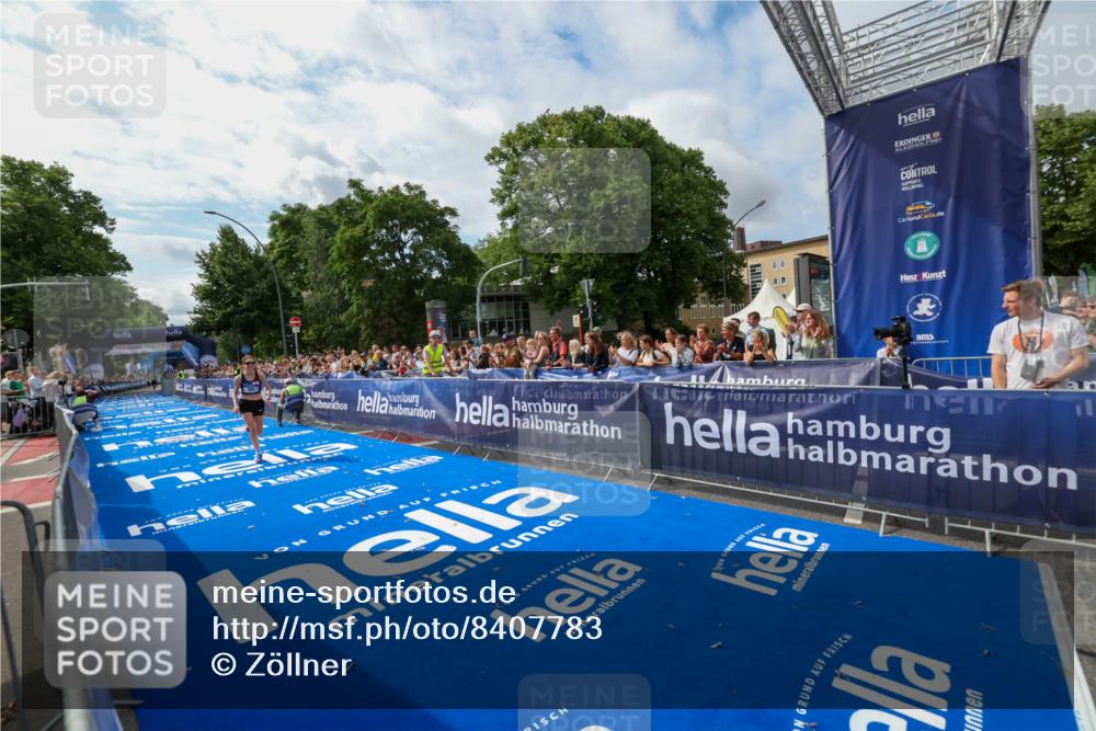 29.06.2025 - hella hamburg halbmarathon Zöllner http://msf.ph/oto/8407783 29.06.2025 10:16:15 Ziel 50 meine-sportfotos.de