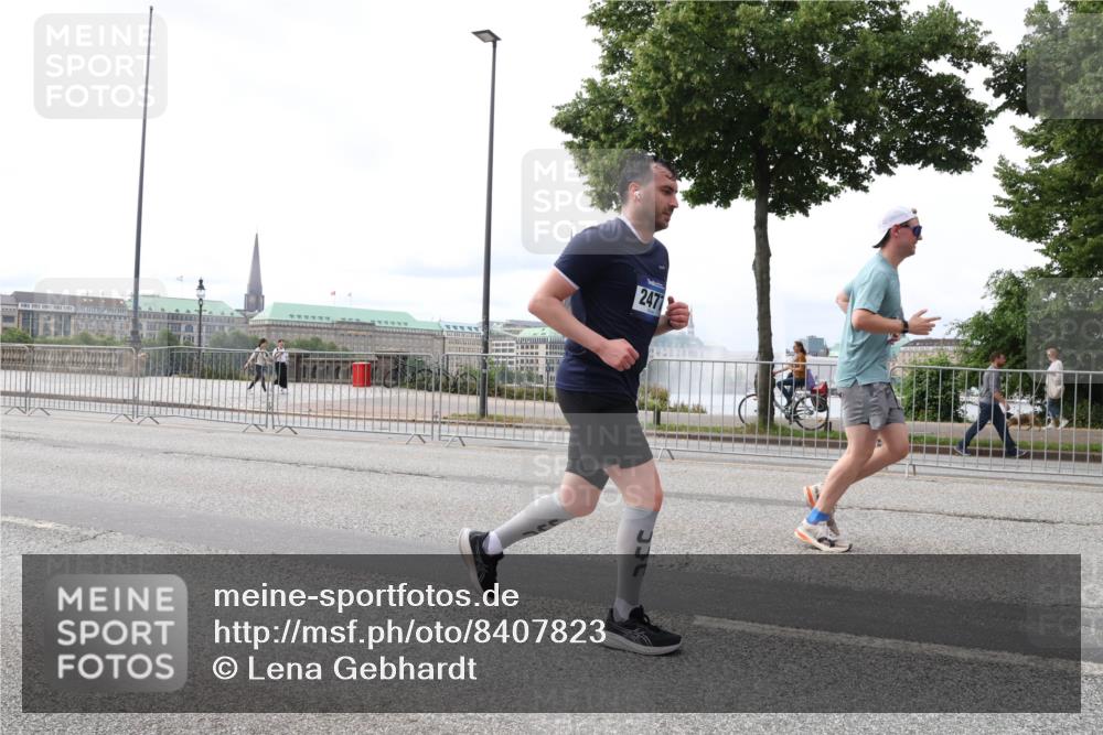 29.06.2025 - hella hamburg halbmarathon Lena Gebhardt http://msf.ph/oto/8407823 29.06.2025 10:24:40 Lombardsbrücke 2471, 1005, 1009, 1064, 1352, 1395, 2108, 2132, 2249, 2280, 2477, 2944, 3053, 3099, 3113, 3132, 3285, 3421, 3786, 4008, 4010, 4111, 4162, 4221, 4444, 4464, 4684, 4719, 5126, 5138, 5829, 5830, 6261, 6478, 6524, 6526, 6570, 7528, 7975, 8167, 8297, 9063, 10907, 11651, 11816, 11817, 12070, 12210, 12303, 13111, 13113, 13380, 13573, 13638, 13711, 14143, 14898, 15124, 15942, 15975, 17535, 18194, 18198 meine-sportfotos.de