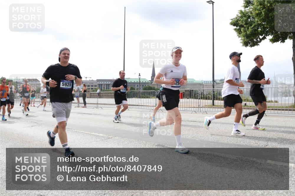 29.06.2025 - hella hamburg halbmarathon Lena Gebhardt http://msf.ph/oto/8407849 29.06.2025 10:41:29 Lombardsbrücke 3533, 14376, 5928, 16260, 25, 173, 1314, 1317, 1509, 1536, 1542, 1623, 1731, 2153, 2229, 2258, 2805, 3344, 3532, 3533, 3623, 4412, 4415, 4541, 4610, 4638, 4787, 5086, 5225, 5549, 5688, 5689, 5928, 5942, 6088, 6250, 6450, 6474, 6793, 6894, 7022, 7023, 7661, 7821, 7829, 7968, 8004, 8162, 8163, 8293, 8300, 8301, 8385, 8586, 8751, 8769, 8848, 8878, 8897, 8992, 9588, 9962, 10181, 10269, 10348, 10407, 10483, 10644, 10835, 11011, 11166 meine-sportfotos.de