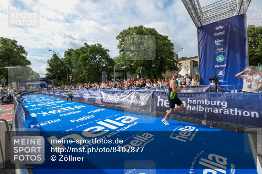 29.06.2025 - hella hamburg halbmarathon Zöllner http://msf.ph/oto/8407877 29.06.2025 10:16:25 Ziel 11409 meine-sportfotos.de