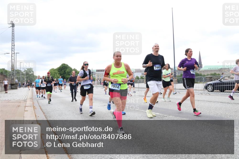 29.06.2025 - hella hamburg halbmarathon Lena Gebhardt http://msf.ph/oto/8407886 29.06.2025 10:58:56 Lombardsbrücke 3416, 17659, 1514, 7443, 129, 1326, 1365, 1380, 1514, 1646, 1751, 1839, 2057, 2449, 2621, 2649, 2929, 3231, 3373, 3416, 3536, 3565, 3966, 4042, 4043, 4225, 4294, 4312, 4577, 4648, 5016, 5211, 5400, 5732, 6010, 6167, 6301, 6330, 6341, 6554, 6588, 6599, 6633, 6638, 6702, 6927, 6969, 7095, 7096, 7288, 7443, 7870, 7910, 7933, 7957, 7967, 8489, 8544, 8545, 8547, 8592, 8631, 8701, 8752, 8932, 9221, 9225, 9563, 9889, 9960, 9982 meine-sportfotos.de