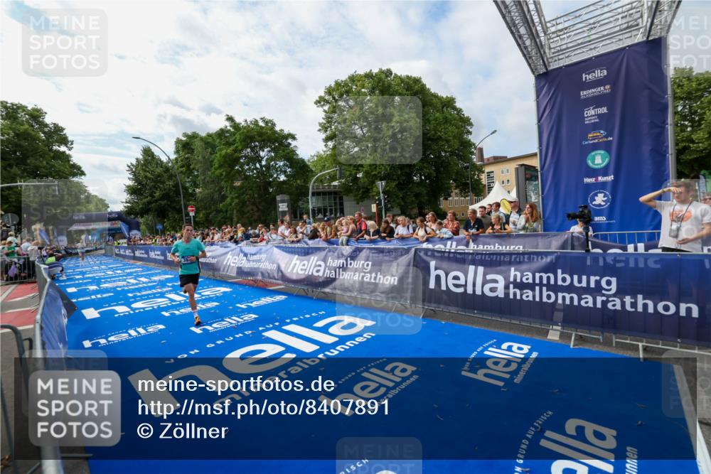 29.06.2025 - hella hamburg halbmarathon Zöllner http://msf.ph/oto/8407891 29.06.2025 10:16:37 Ziel 3944, 11864 meine-sportfotos.de