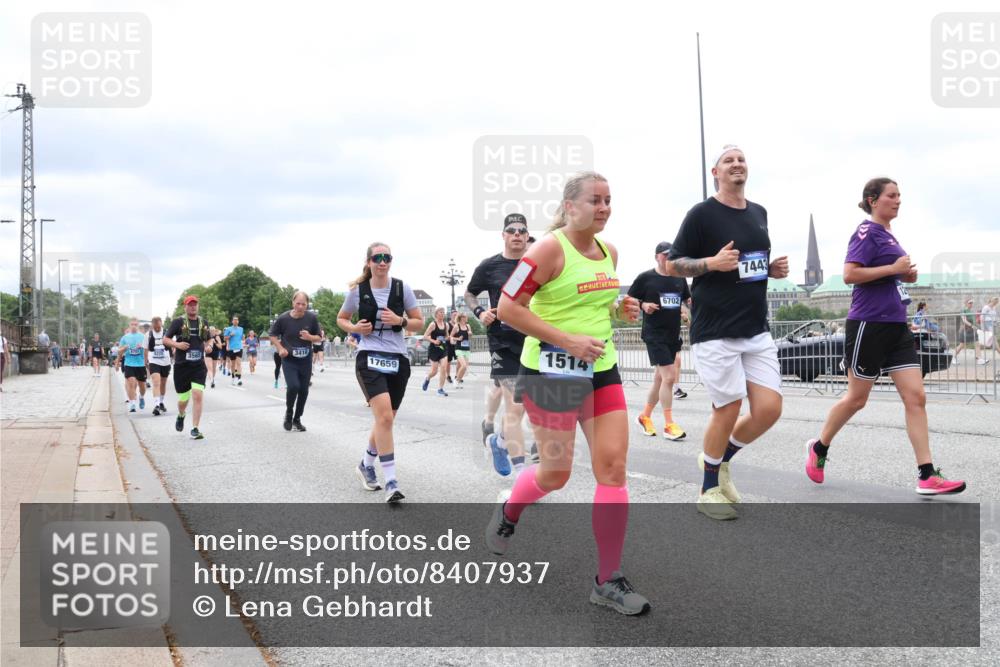 29.06.2025 - hella hamburg halbmarathon Lena Gebhardt http://msf.ph/oto/8407937 29.06.2025 10:58:56 Lombardsbrücke 7443, 6702, 3416, 3569, 17659, 1514, 1326, 1365, 1380, 1514, 1646, 1751, 1839, 2057, 2449, 2621, 2649, 2929, 3231, 3373, 3416, 3536, 3565, 3966, 4042, 4043, 4225, 4294, 4312, 4577, 4648, 5016, 5211, 5400, 5732, 6010, 6167, 6301, 6330, 6341, 6554, 6588, 6599, 6633, 6638, 6702, 6927, 6969, 7095, 7096, 7288, 7443, 7870, 7910, 7933, 7957, 7967, 8489, 8544, 8545, 8547, 8592, 8631, 8701, 8752, 8932, 9221, 9225, 9563, 9889, 9960, 9982 meine-sportfotos.de