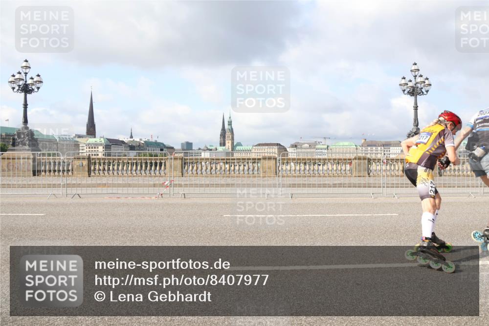 29.06.2025 - hella hamburg halbmarathon Lena Gebhardt http://msf.ph/oto/8407977 29.06.2025 08:54:43 Lombardsbrücke 1217 meine-sportfotos.de