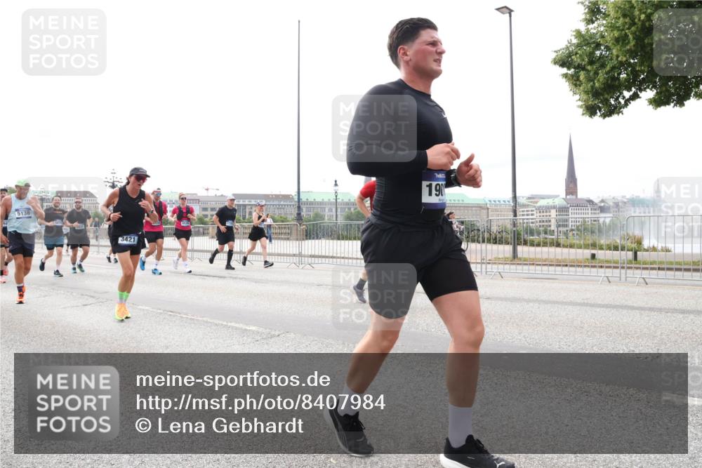 29.06.2025 - hella hamburg halbmarathon Lena Gebhardt http://msf.ph/oto/8407984 29.06.2025 10:24:43 Lombardsbrücke 5138, 3421, 19, 1064, 1352, 1395, 1740, 2108, 2132, 2249, 2280, 2477, 2944, 3053, 3099, 3113, 3132, 3421, 3786, 4008, 4010, 4111, 4162, 4221, 4444, 4464, 4719, 5126, 5138, 5829, 5830, 6261, 6478, 6524, 6526, 6570, 7528, 7975, 8167, 8297, 9063, 10907, 11651, 11816, 11817, 12070, 12210, 12303, 13111, 13113, 13380, 13573, 13638, 13711, 14143, 14898, 15124, 15942, 15975, 17535, 17954, 18194, 18198 meine-sportfotos.de