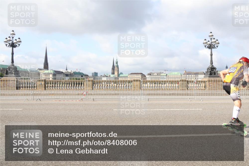 29.06.2025 - hella hamburg halbmarathon Lena Gebhardt http://msf.ph/oto/8408006 29.06.2025 08:54:43 Lombardsbrücke 1217 meine-sportfotos.de