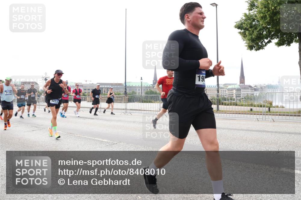29.06.2025 - hella hamburg halbmarathon Lena Gebhardt http://msf.ph/oto/8408010 29.06.2025 10:24:43 Lombardsbrücke 5138, 5830, 3421, 652, 19, 1064, 1352, 1395, 1740, 2108, 2132, 2249, 2280, 2477, 2944, 3053, 3099, 3113, 3132, 3421, 3786, 4008, 4010, 4111, 4162, 4221, 4444, 4464, 4719, 5126, 5138, 5829, 5830, 6261, 6478, 6524, 6526, 6570, 7528, 7975, 8167, 8297, 9063, 10907, 11651, 11816, 11817, 12070, 12210, 12303, 13111, 13113, 13380, 13573, 13638, 13711, 14143, 14898, 15124, 15942, 15975, 17535, 17954, 18194, 18198 meine-sportfotos.de