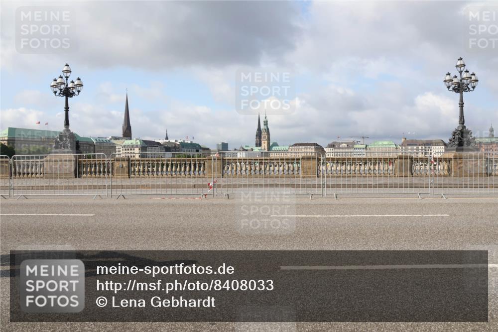 29.06.2025 - hella hamburg halbmarathon Lena Gebhardt http://msf.ph/oto/8408033 29.06.2025 08:55:04 Lombardsbrücke  meine-sportfotos.de