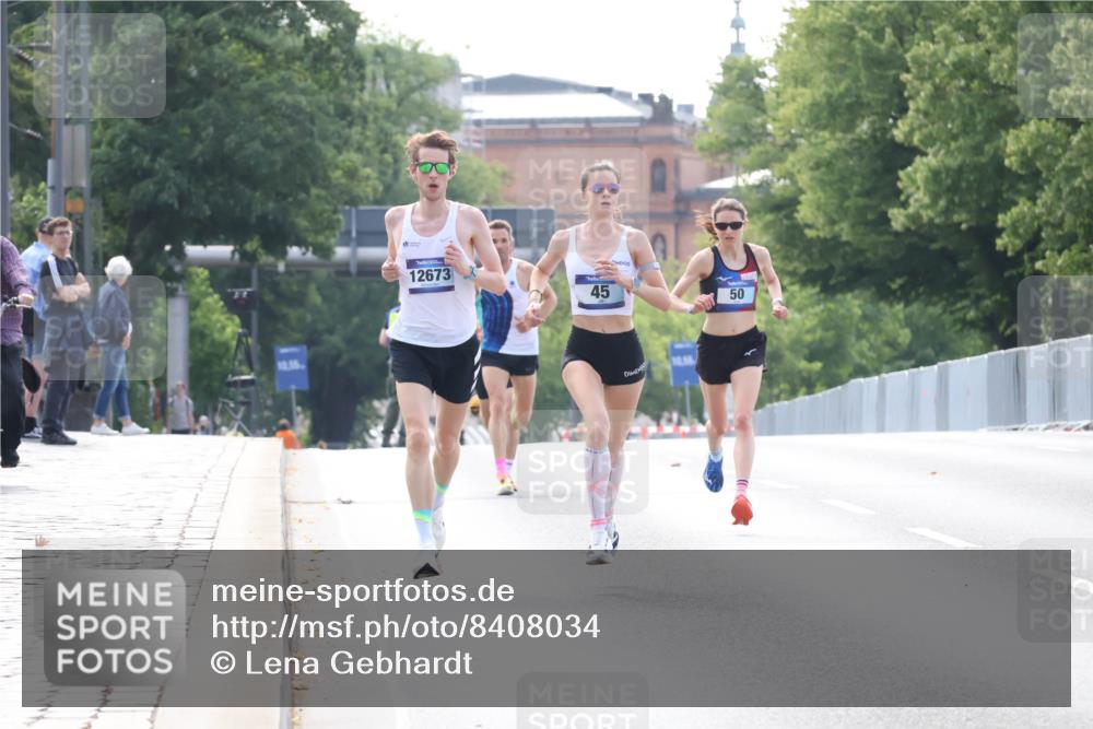 29.06.2025 - hella hamburg halbmarathon Lena Gebhardt http://msf.ph/oto/8408034 29.06.2025 09:37:37 Lombardsbrücke 12673, 45, 50, 31, 45, 50, 12673 meine-sportfotos.de