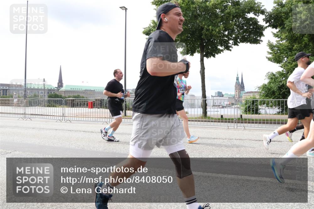 29.06.2025 - hella hamburg halbmarathon Lena Gebhardt http://msf.ph/oto/8408050 29.06.2025 10:41:30 Lombardsbrücke 14037, 1314, 1317, 1509, 1536, 1542, 1623, 1731, 2153, 2229, 2258, 2805, 3344, 3532, 3533, 3623, 4412, 4415, 4541, 4610, 4638, 4787, 5086, 5225, 5432, 5549, 5688, 5689, 5928, 5942, 6088, 6250, 6450, 6474, 6618, 6793, 6894, 7022, 7023, 7477, 7661, 7821, 7829, 7968, 8004, 8162, 8163, 8293, 8300, 8301, 8385, 8586, 8751, 8769, 8848, 8878, 8897, 8992, 9588, 9962, 10181, 10269, 10348, 10407, 10483, 10835, 11011, 11166 meine-sportfotos.de