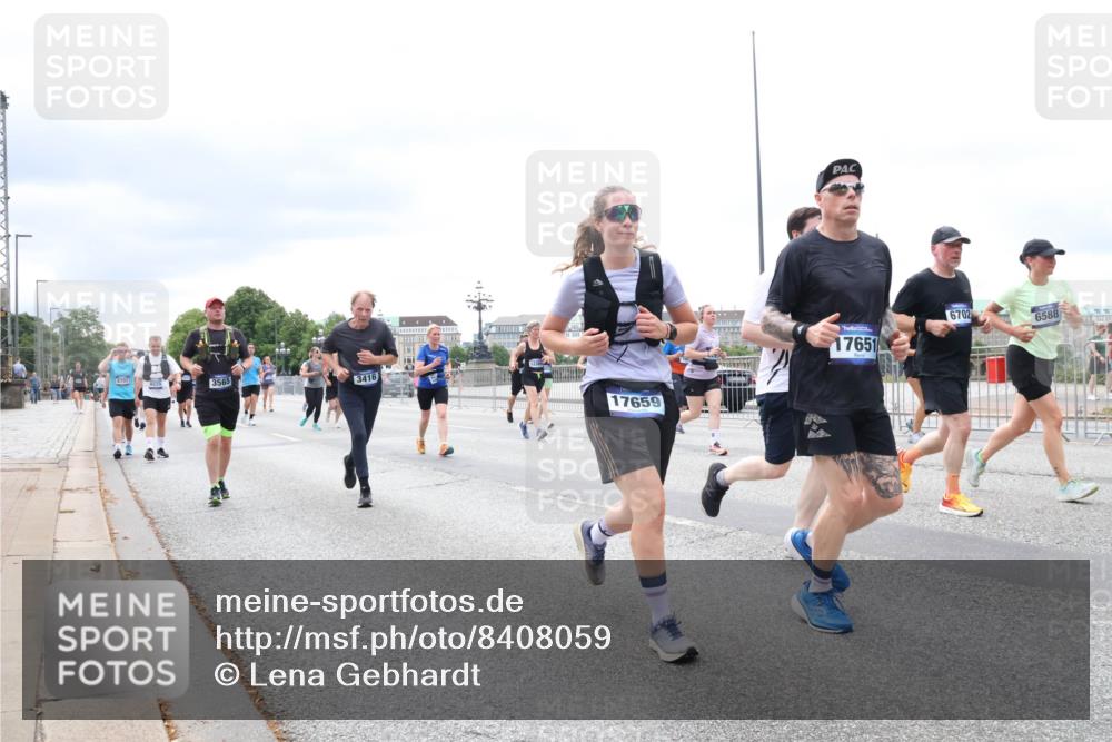 29.06.2025 - hella hamburg halbmarathon Lena Gebhardt http://msf.ph/oto/8408059 29.06.2025 10:58:57 Lombardsbrücke 6701, 3565, 3416, 17659, 17651, 6702, 6588, 1326, 1365, 1380, 1514, 1646, 1751, 1839, 2057, 2449, 2621, 2649, 2861, 2929, 3035, 3231, 3373, 3416, 3536, 3565, 3966, 4042, 4043, 4225, 4294, 4312, 4577, 4648, 5016, 5211, 5400, 5646, 5732, 6010, 6167, 6301, 6330, 6341, 6554, 6588, 6599, 6633, 6638, 6702, 6927, 6969, 7095, 7096, 7288, 7443, 7870, 7910, 7933, 7957, 7967, 8489, 8544, 8545, 8547, 8592, 8631, 8701, 8748, 8752, 8932, 9221, 9225, 9563, 9889, 9960, 9982 meine-sportfotos.de