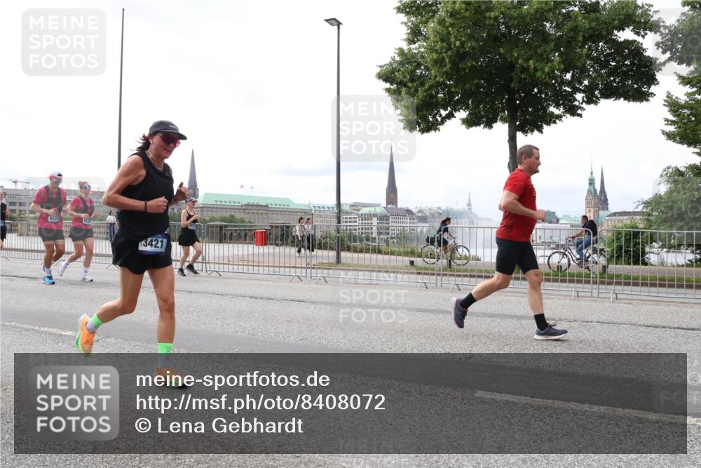 29.06.2025 - hella hamburg halbmarathon Lena Gebhardt http://msf.ph/oto/8408072 29.06.2025 10:24:44 Lombardsbrücke 6524, 3421, 1064, 1352, 1395, 1740, 2108, 2132, 2249, 2280, 2477, 2944, 3053, 3099, 3113, 3132, 3421, 3786, 4008, 4010, 4111, 4162, 4221, 4444, 4464, 4719, 5126, 5138, 5829, 5830, 6261, 6478, 6524, 6526, 6570, 7528, 7975, 8167, 8297, 9063, 9573, 10907, 11400, 11651, 11816, 11817, 12070, 12210, 12303, 13111, 13113, 13380, 13573, 13638, 13711, 14143, 14898, 15124, 15942, 15975, 17535, 17954, 18194, 18198 meine-sportfotos.de